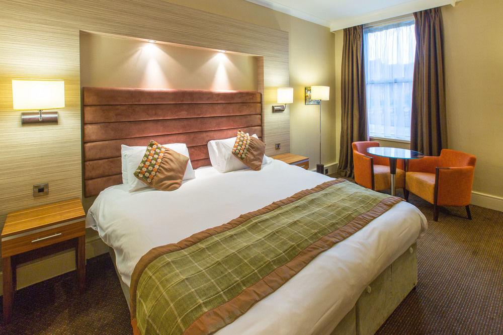 Delta Hotels By Marriott Cheltenham Chase Brockworth Exterior foto