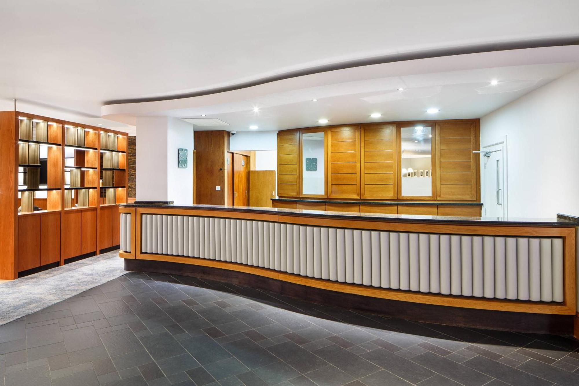 Delta Hotels By Marriott Cheltenham Chase Brockworth Exterior foto