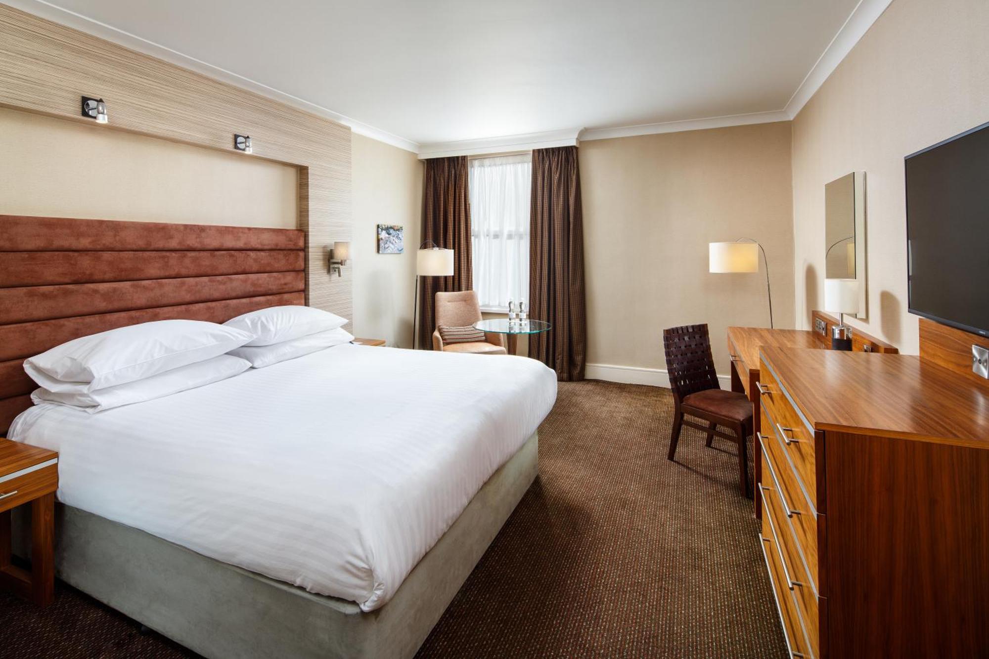 Delta Hotels By Marriott Cheltenham Chase Brockworth Exterior foto