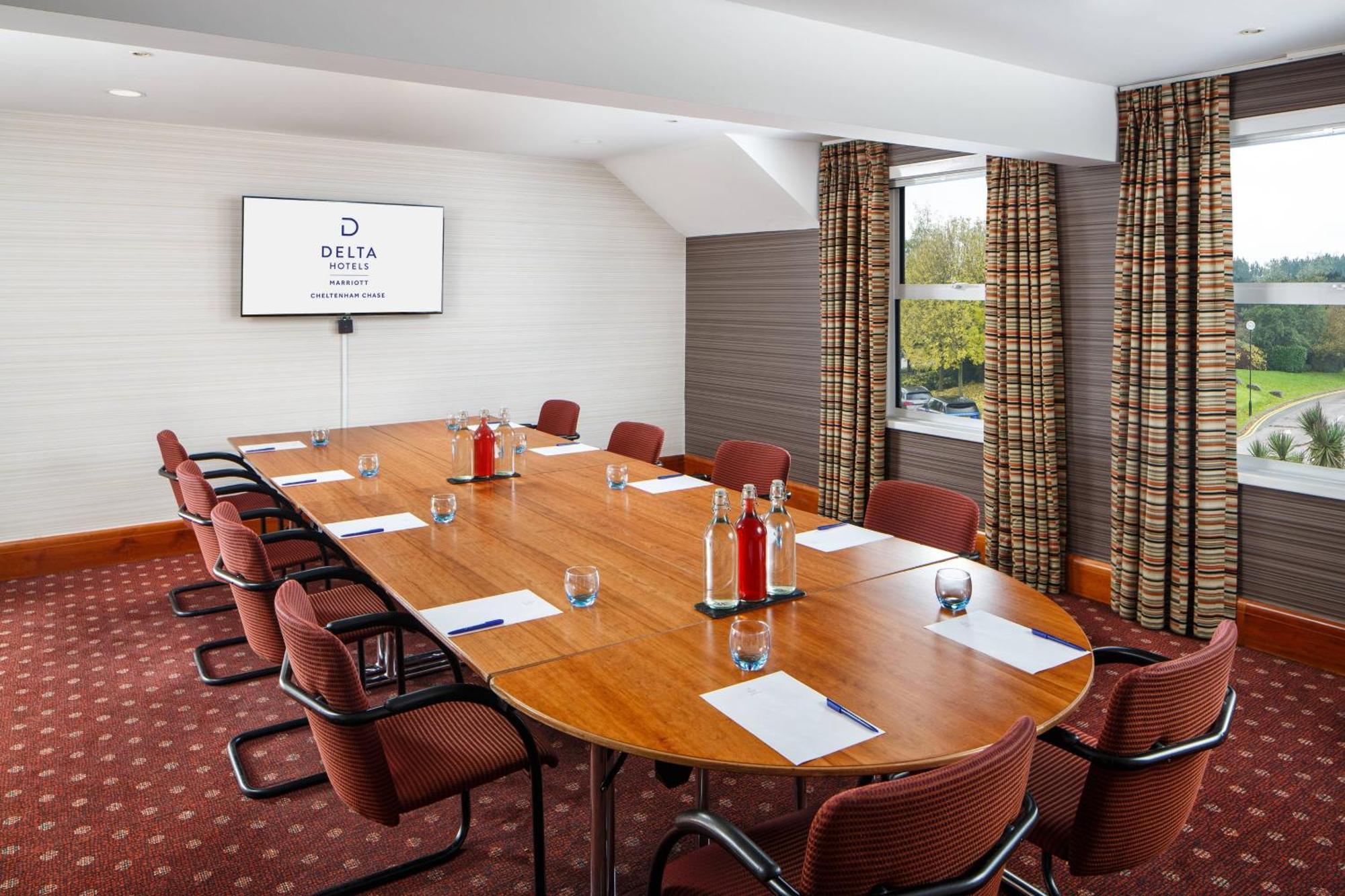 Delta Hotels By Marriott Cheltenham Chase Brockworth Exterior foto