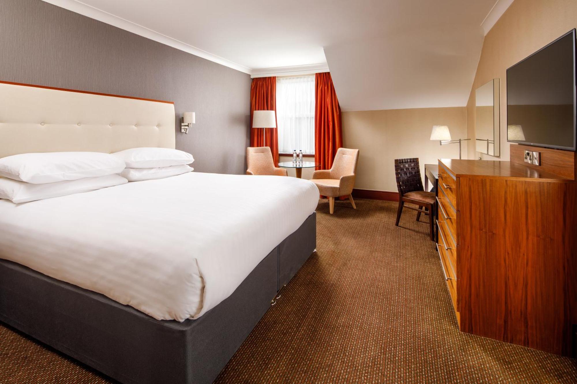 Delta Hotels By Marriott Cheltenham Chase Brockworth Exterior foto