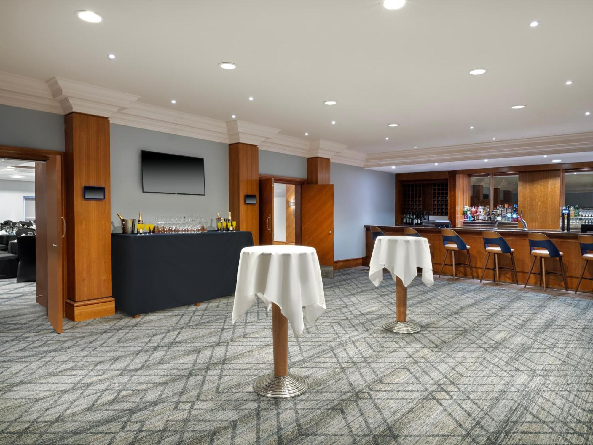 Delta Hotels By Marriott Cheltenham Chase Brockworth Exterior foto